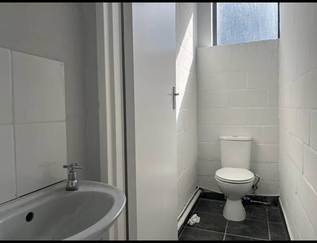 INDUSTRIAL PROPERTY TO RENT IN RETREAT INDUSTRIAL